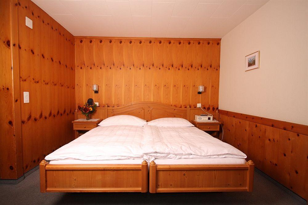 Hotel Oberland เลาเทอร์บรุนเนน ภายนอก รูปภาพ