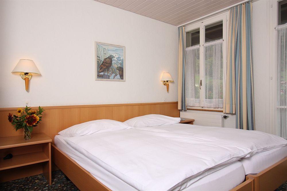 Hotel Oberland เลาเทอร์บรุนเนน ภายนอก รูปภาพ