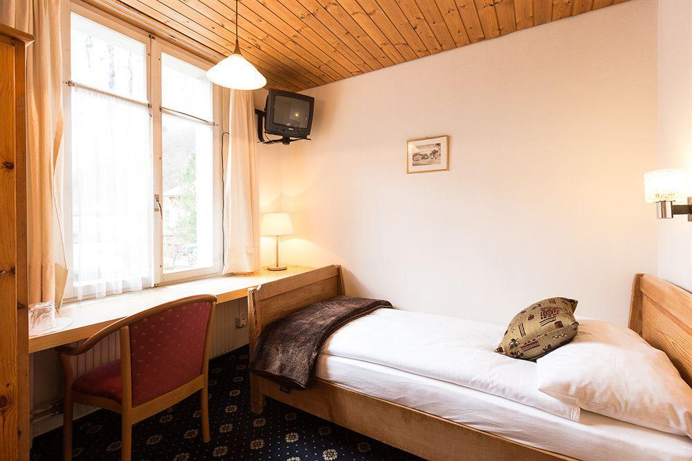 Hotel Oberland เลาเทอร์บรุนเนน ภายนอก รูปภาพ