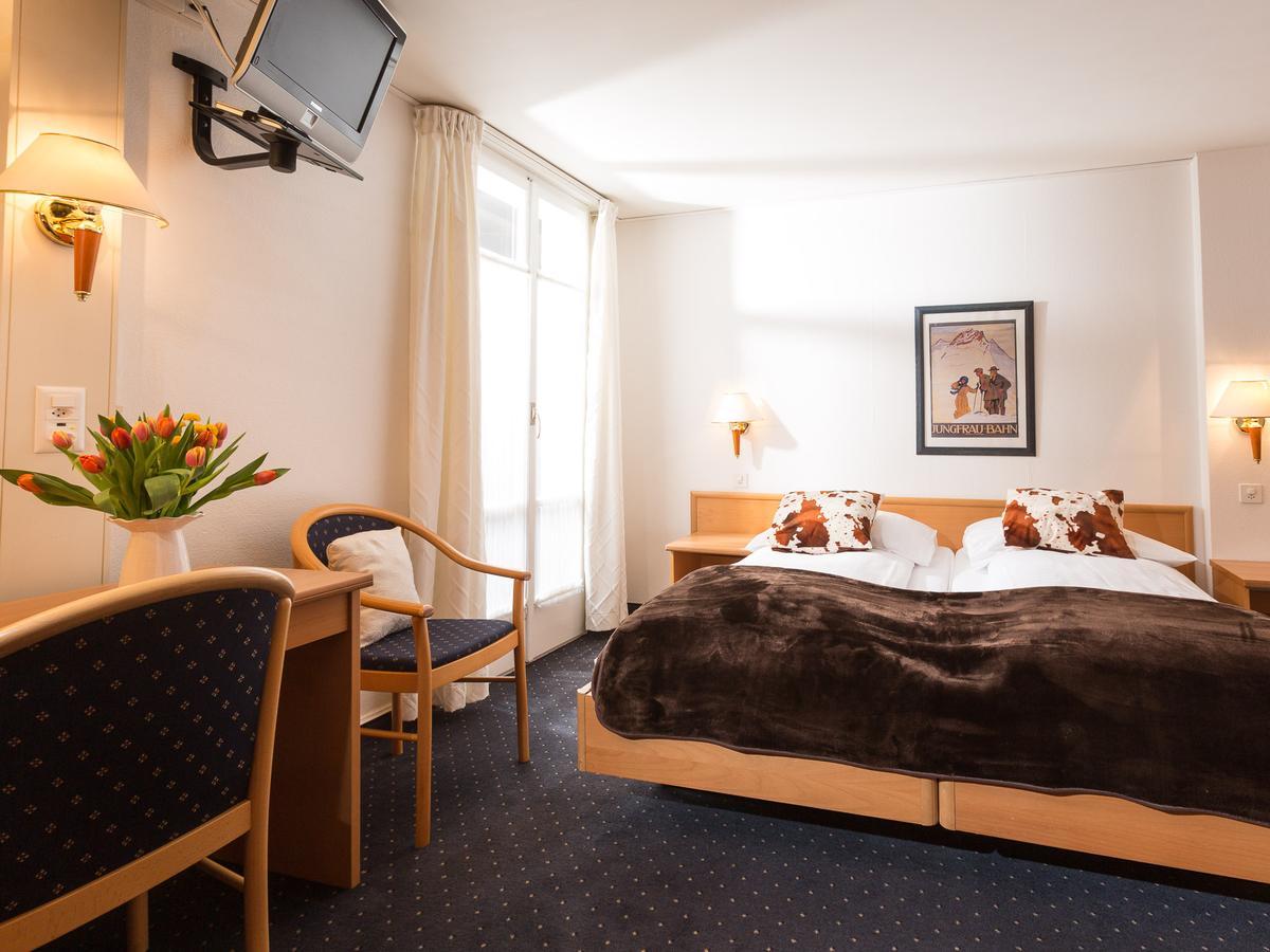 Hotel Oberland เลาเทอร์บรุนเนน ภายนอก รูปภาพ