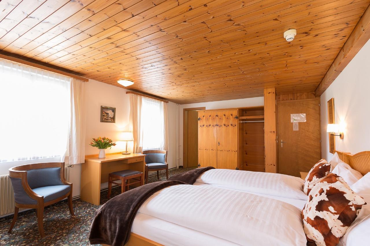 Hotel Oberland เลาเทอร์บรุนเนน ภายนอก รูปภาพ