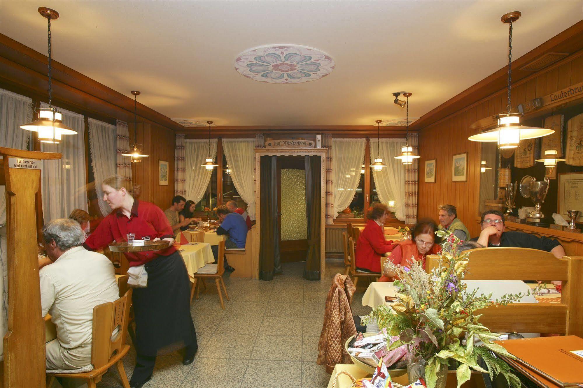 Hotel Oberland เลาเทอร์บรุนเนน ภายนอก รูปภาพ