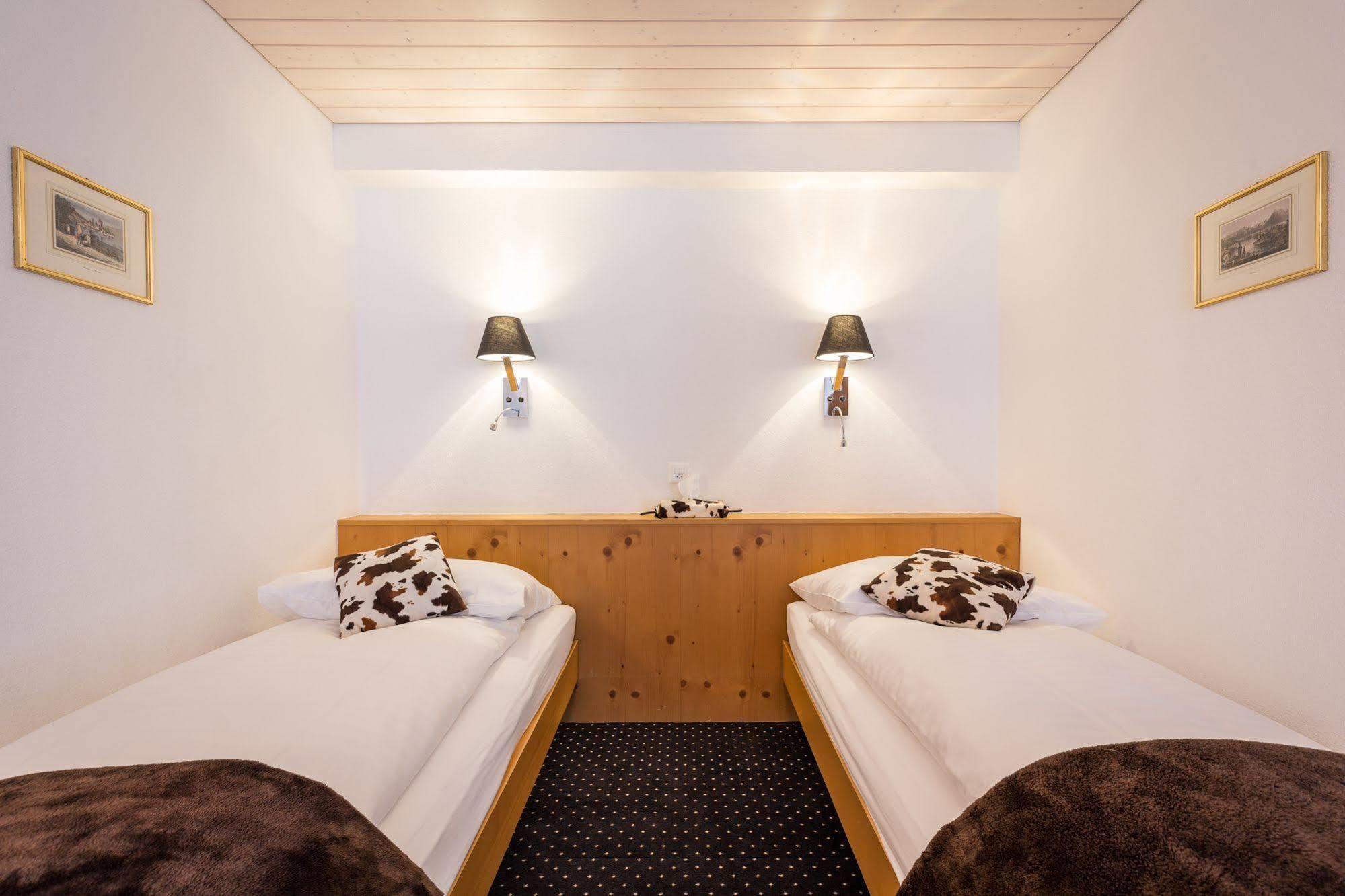 Hotel Oberland เลาเทอร์บรุนเนน ภายนอก รูปภาพ