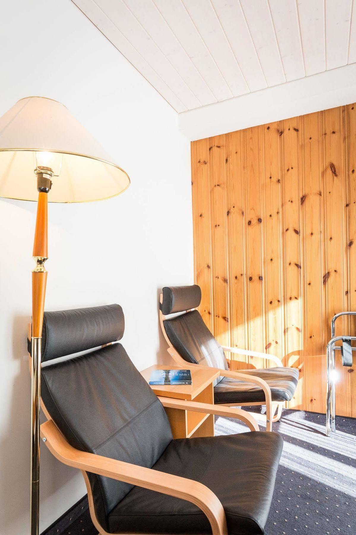 Hotel Oberland เลาเทอร์บรุนเนน ภายนอก รูปภาพ