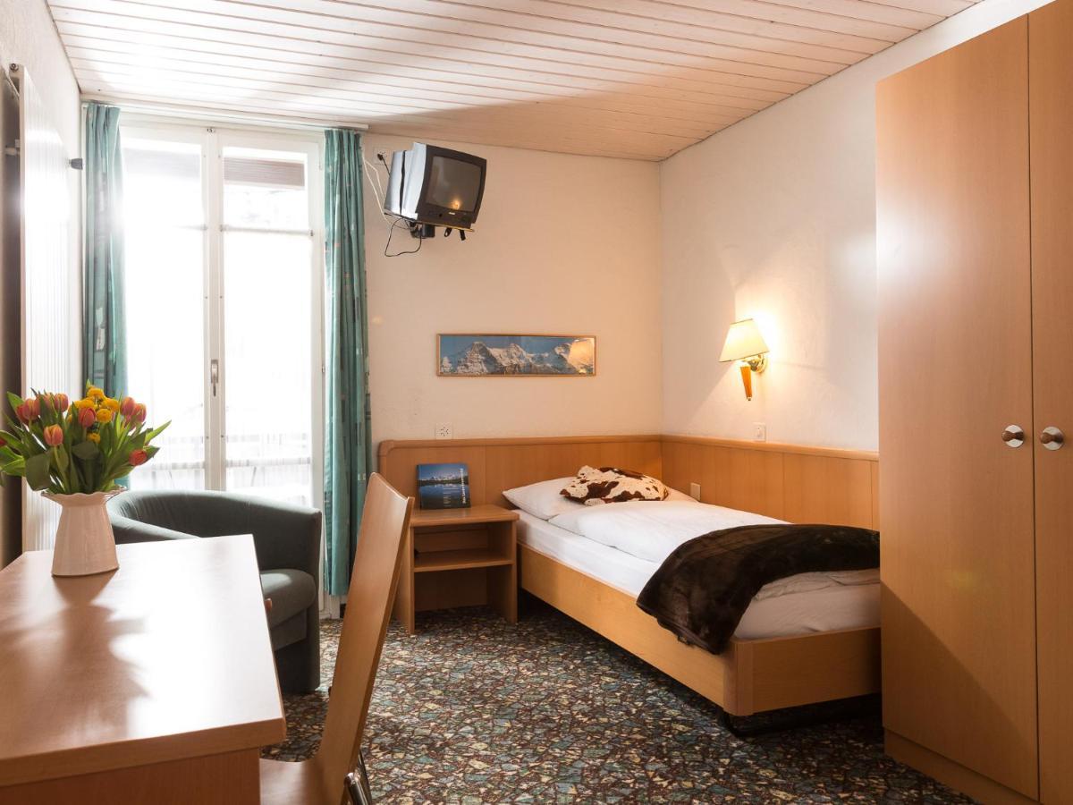 Hotel Oberland เลาเทอร์บรุนเนน ภายนอก รูปภาพ