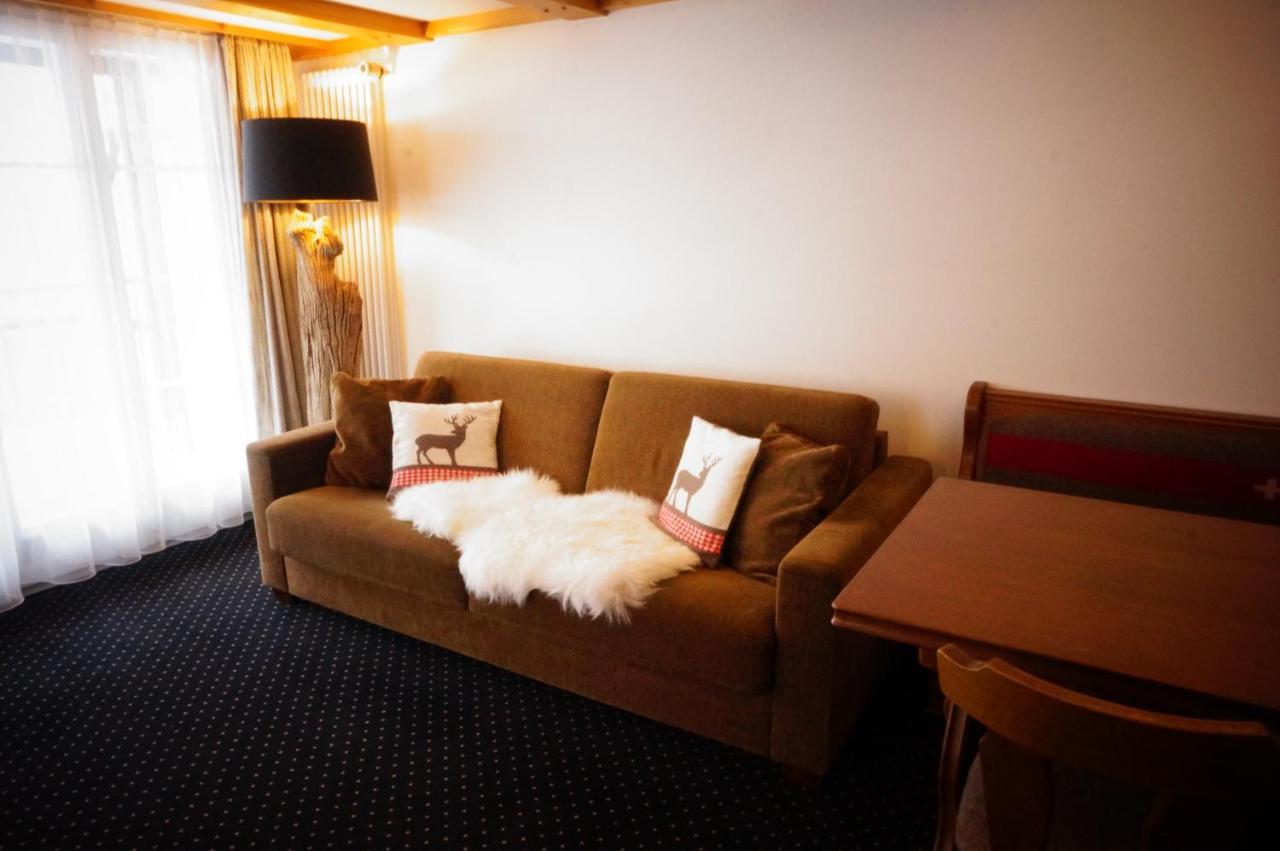 Hotel Oberland เลาเทอร์บรุนเนน ภายนอก รูปภาพ